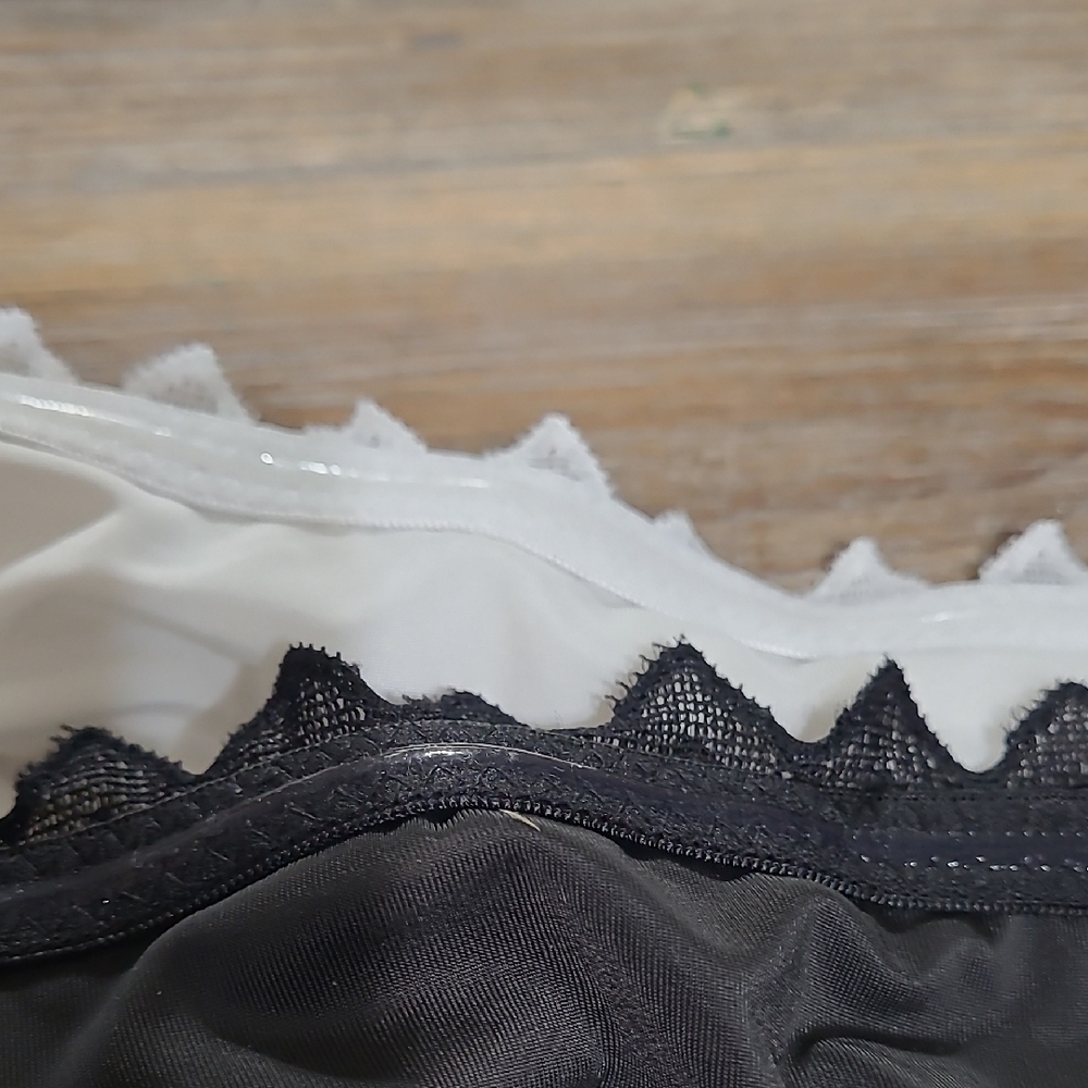 Black and White Lace Bandeau Bralettes - Set of 2 - Picture 10 of 11